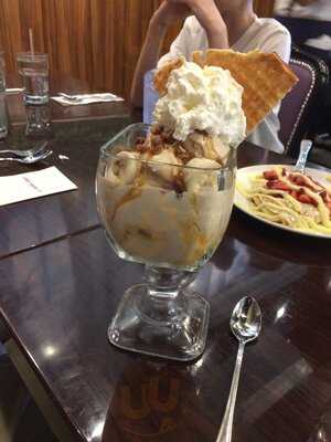 White Rabbit Dessert Experience