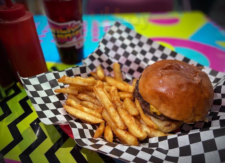 Back To The 80's Cafe