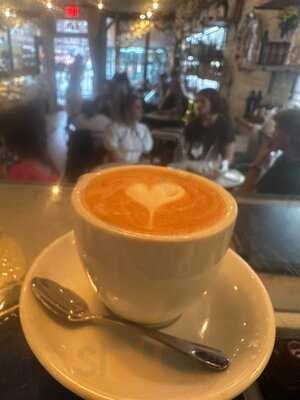 Sogno Toscano Cafe Market & Wine Bar