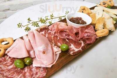 Sogno Toscano Cafe Market & Wine Bar