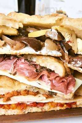 Sogno Toscano Cafe Market & Wine Bar