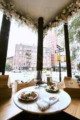 Sogno Toscano Cafe Market & Wine Bar