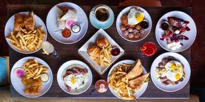 The Dressing Room: Bistro And Bar By Can Can