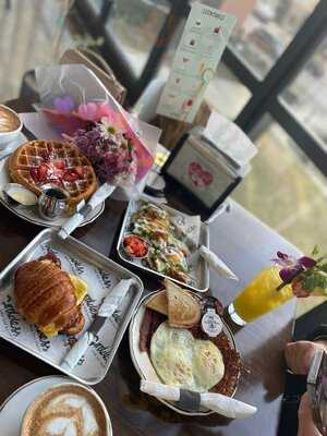 Goddess And The Baker, Superior & Wells