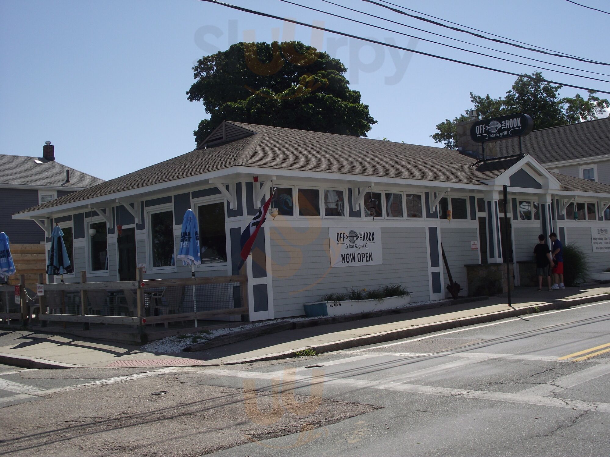 Off The Hook Bar & Grill