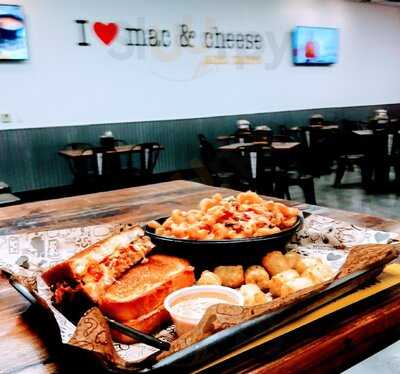 I Heart Mac & Cheese