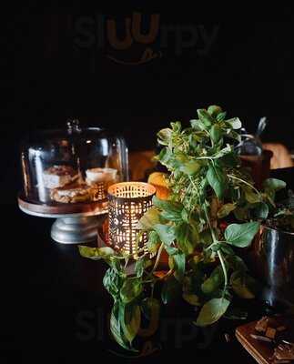 Kodiak Cocktail Bar & Music Lounge