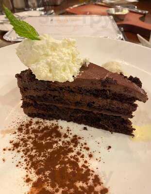 Cooper's Hawk Winery & Restaurant - Waterford Lakes