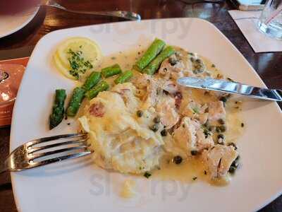 Cooper's Hawk Winery & Restaurant - Waterford Lakes