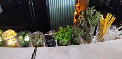 Wolfie's Carousel Bar