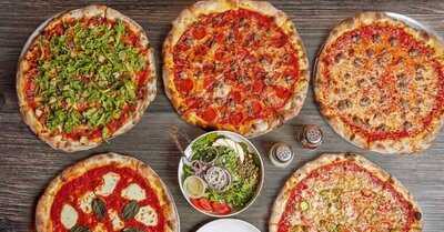 Max And Issy's Pizzeria