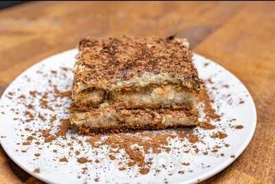 What'zzapp Restaurant