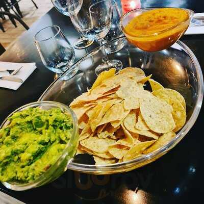 What'zzapp Restaurant