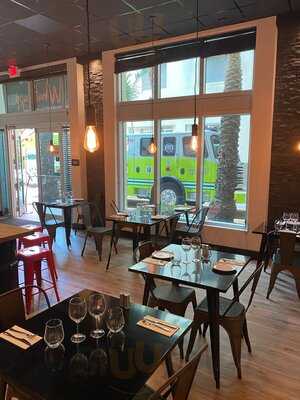 What'zzapp Restaurant