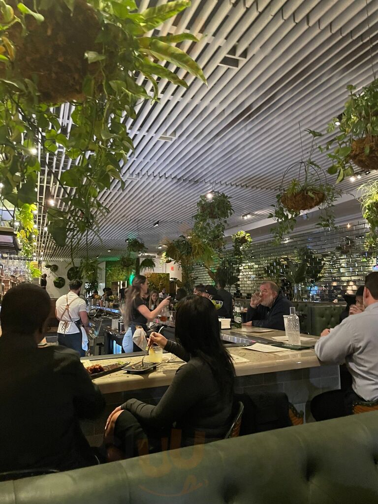 Thrive Cocktail Lounge & Eatery