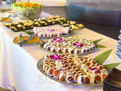 Mikami Bar & Revolving Sushi