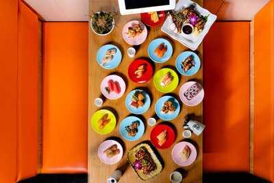 Mikami Bar & Revolving Sushi