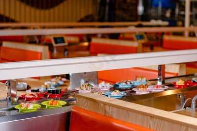 Mikami Bar & Revolving Sushi