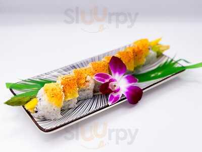 Mikami Bar & Revolving Sushi