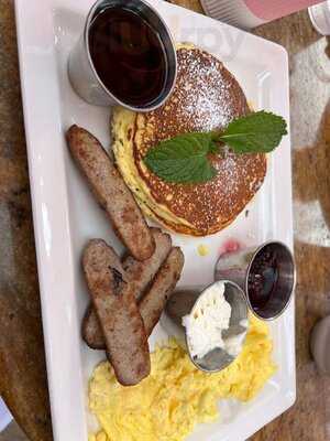 Jeannine's At The Shore