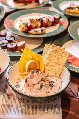 La Farandula Colombian Dream