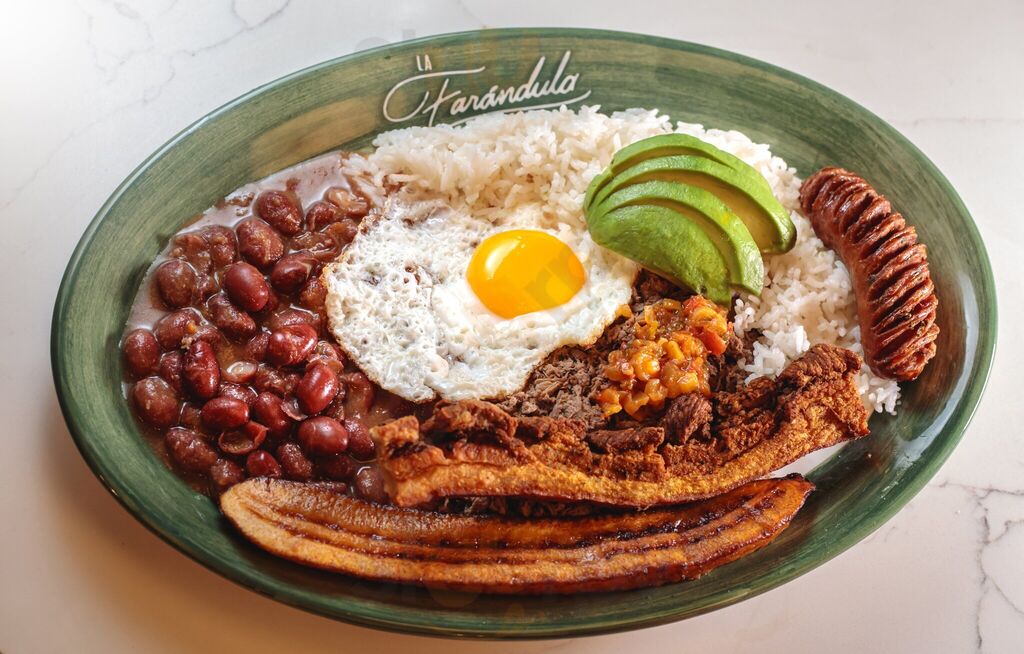 La Farandula Colombian Dream