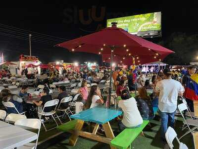 Sand Lake Food Trucks Park