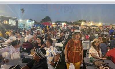 Sand Lake Food Trucks Park