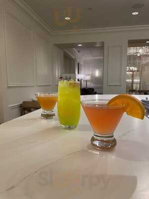 Lea Restaurant & Bar