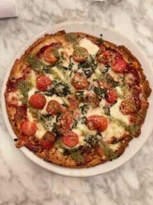 Lea Restaurant & Bar