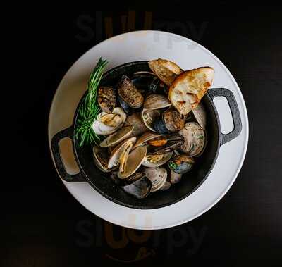 Harry's Grille And Tavern