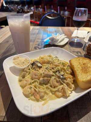 La Toxica Seafood And Bar