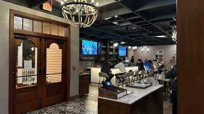 Castillo Craft Bar + Kitchen