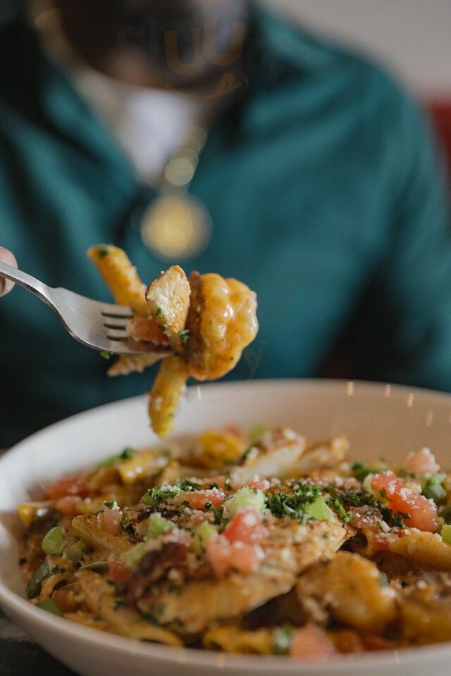 Trez Bistro & Wine Bar