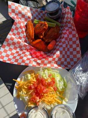 Ringo's On The River