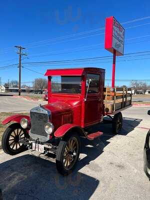Ringo's On The River