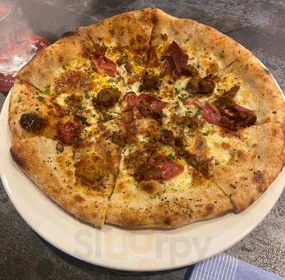 Fiume Pizzeria And Wine Bar