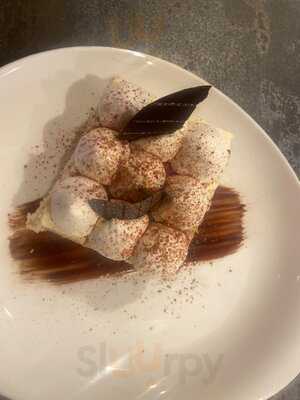 Fiume Pizzeria And Wine Bar