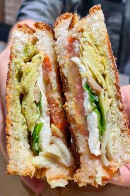 Fiume Pizzeria And Wine Bar