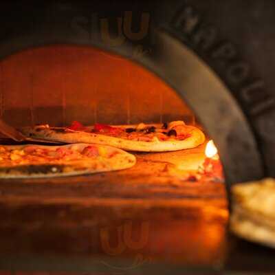 Fiume Pizzeria And Wine Bar