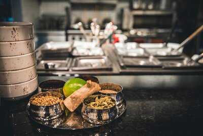 Naan - Indian Bistro