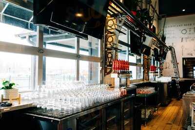 Warped Wing Brewpub & Smokery