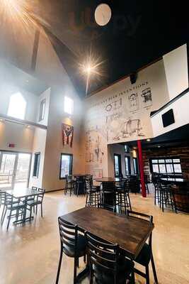 Warped Wing Brewpub & Smokery