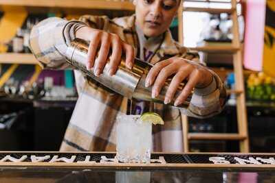 Hombre Y Lobo Tacos + Tequila