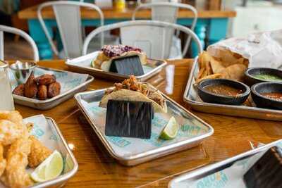 Hombre Y Lobo Tacos + Tequila