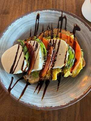 Ukraft Cafe & Smoothie Exchange