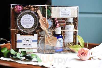 The Queen's Teapothecary