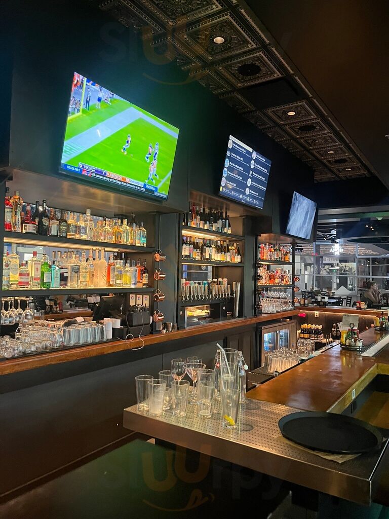 Craggy Range Sports Bar & Grill