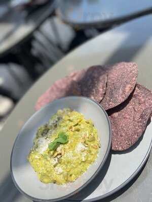 Elevar Wynwood Rooftop Bar & Art Space