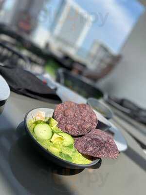 Elevar Wynwood Rooftop Bar & Art Space